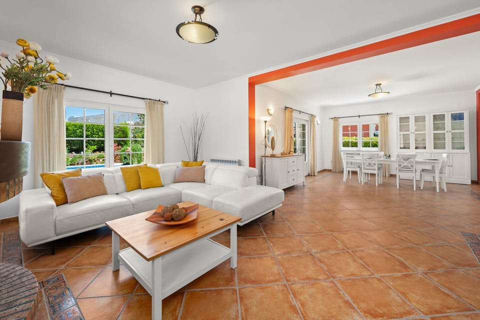 Vilamoura Private Pool Villa for 8 Guests Villa in Quarteira