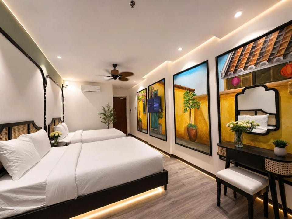 Bed, Photo of the whole room, Decorative detail, Bedroom, air conditioner