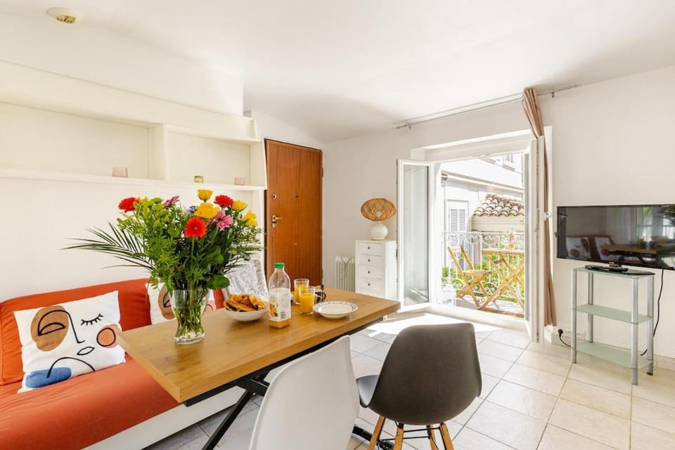 TV and multimedia, View (from property/room), Balcony/Terrace, Kitchen or kitchenette, Living room, Seating area, Dining area