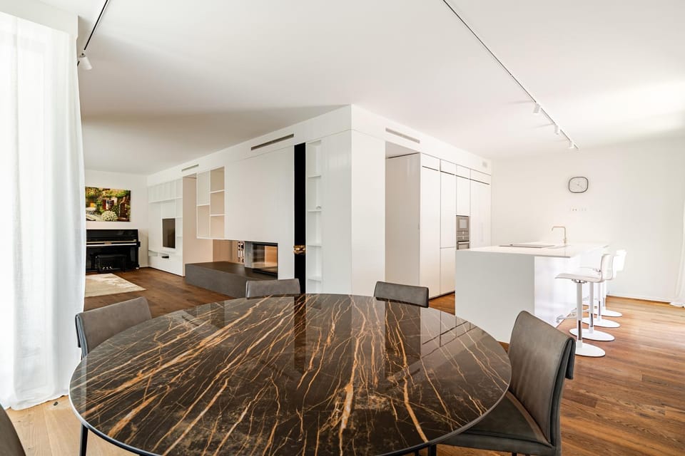 Dining area, Lunch