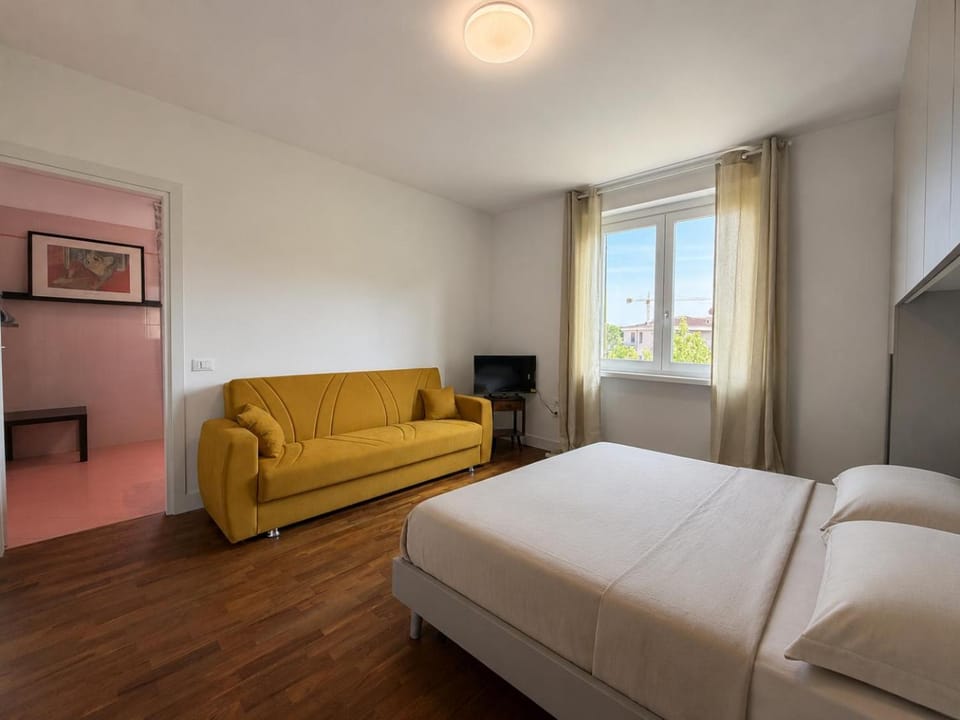 GIRASOLE HOUSe Apartment in Desenzano del Garda