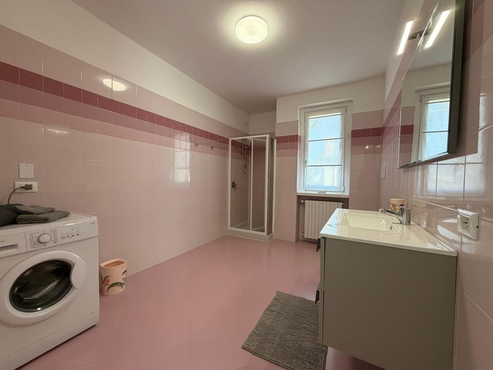 GIRASOLE HOUSe Apartment in Desenzano del Garda