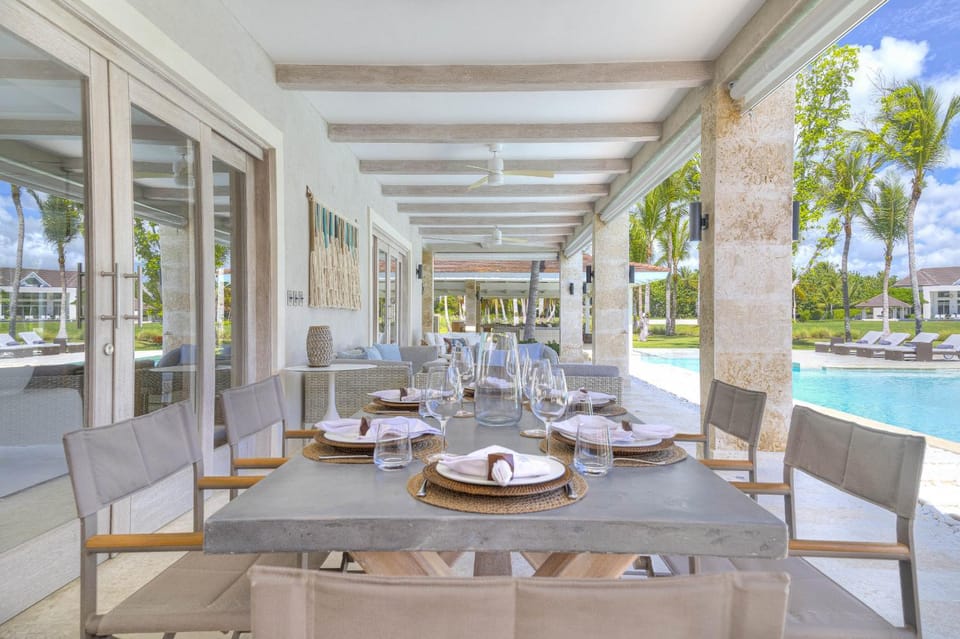 Patio, Dining area, Pool view, Swimming pool