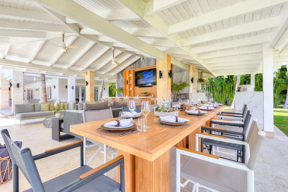 TV and multimedia, Dining area