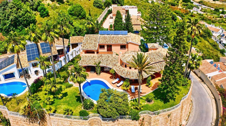 3163 Luxury Mediterranean Villa with Private Pool Villa in Benalmadena
