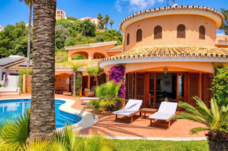 3163 Luxury Mediterranean Villa with Private Pool Villa in Benalmadena