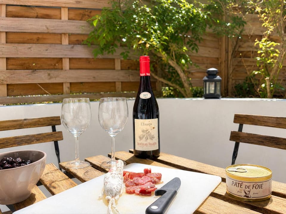 Patio, Day, Balcony/Terrace
