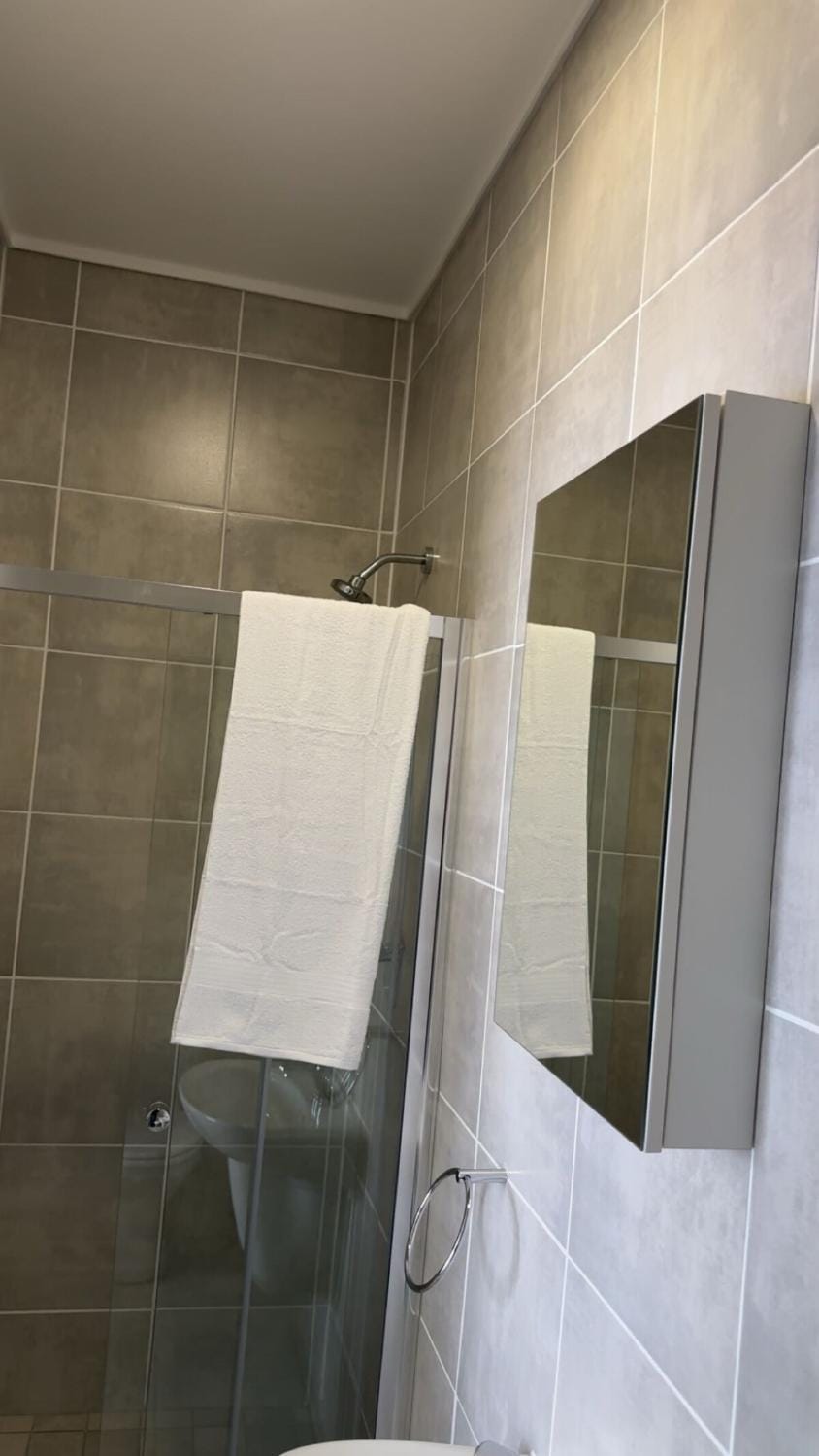 #AA Modern two bed rooms apartment with peaceful Train View Apartment in Sandton