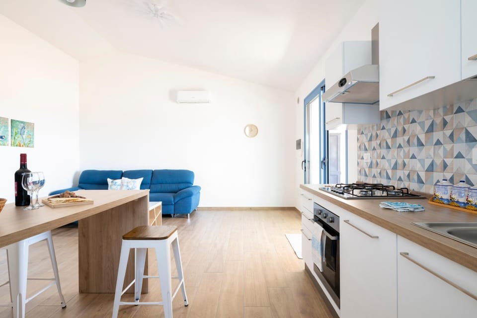 Property building, Kitchen or kitchenette, Living room