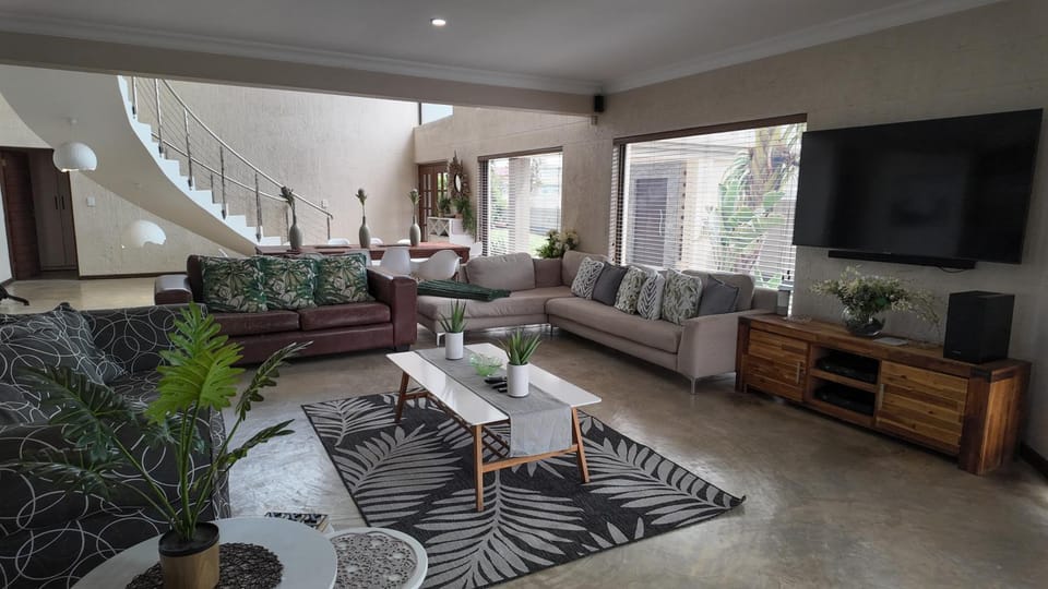 BBQ facilities, TV and multimedia, Dining area, fireplace, internet, pet friendly