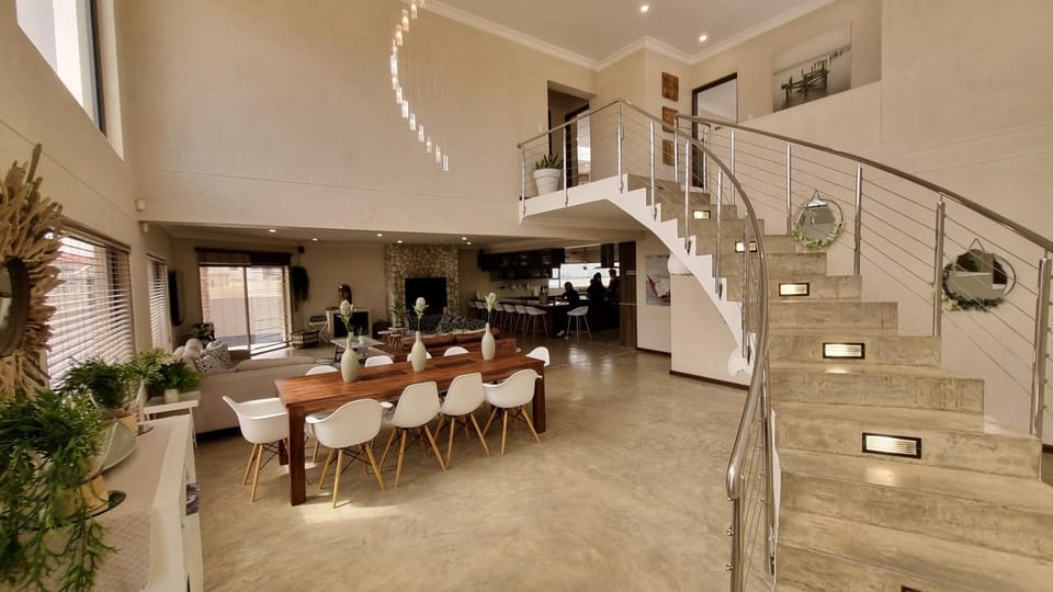 BBQ facilities, Dining area, fireplace