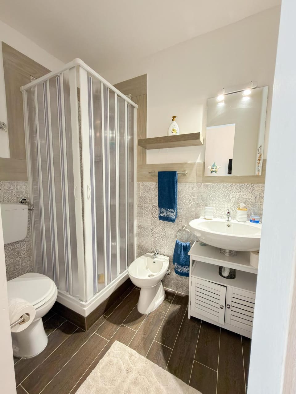 Shower, Toilet, Bathroom, bidet
