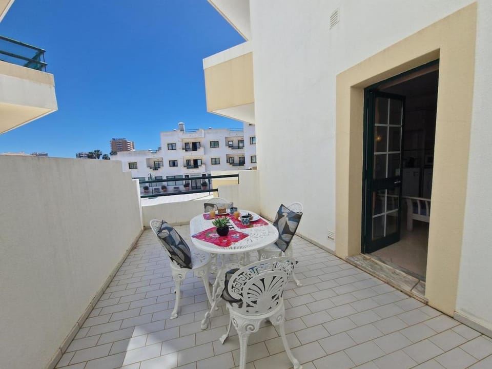 Balcony/Terrace, Dining area, Pool view