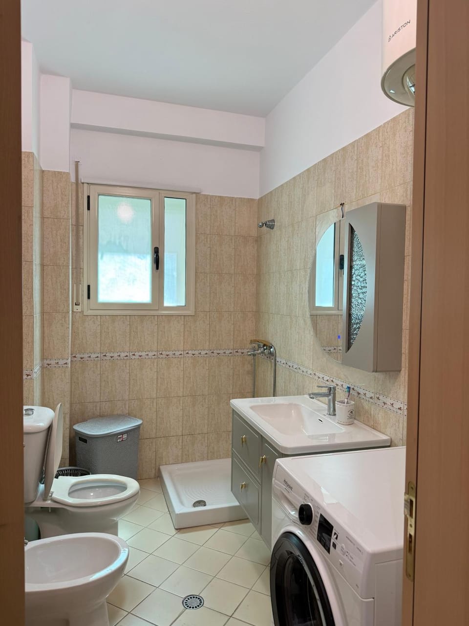 Shower, Toilet, bidet