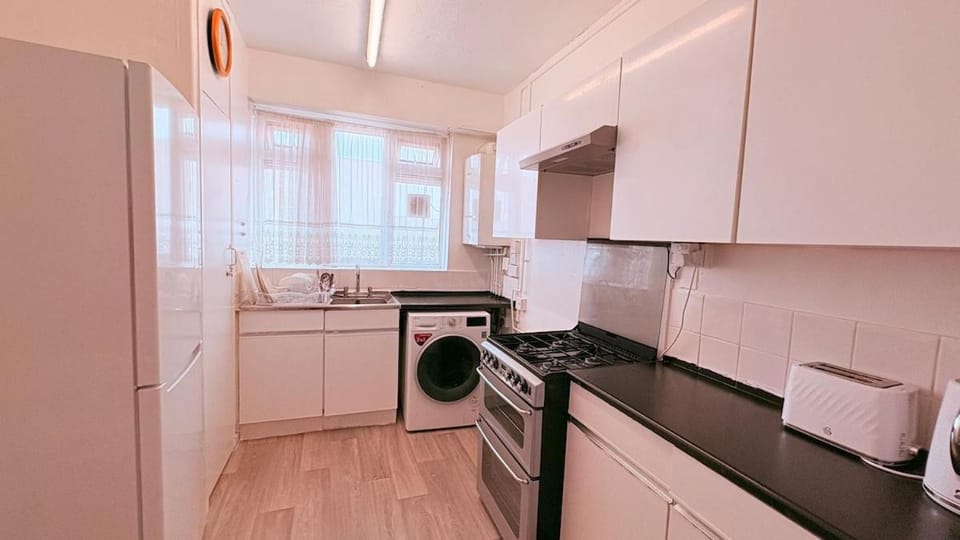 2 Bedroom flat in Central London with Balcony Apartment in London Borough of Southwark