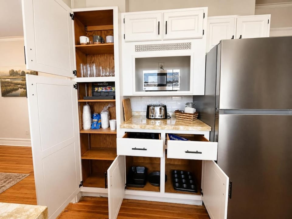 Stylish 3BR Syracuse Home Near SU, Downtown & Destiny USA Apartment in Syracuse