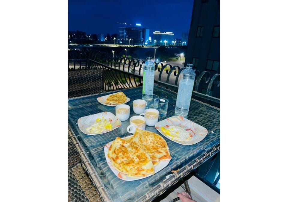 Food and drinks, Food, Breakfast, Lunch