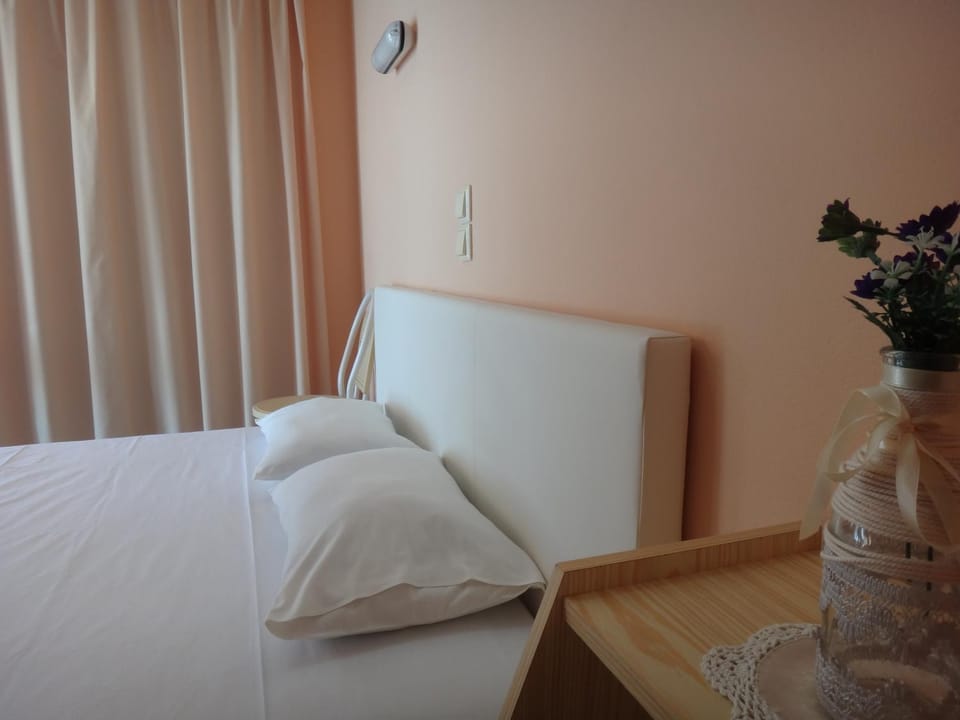 Bathroom, TV and multimedia, Balcony/Terrace, Decorative detail, Bedroom