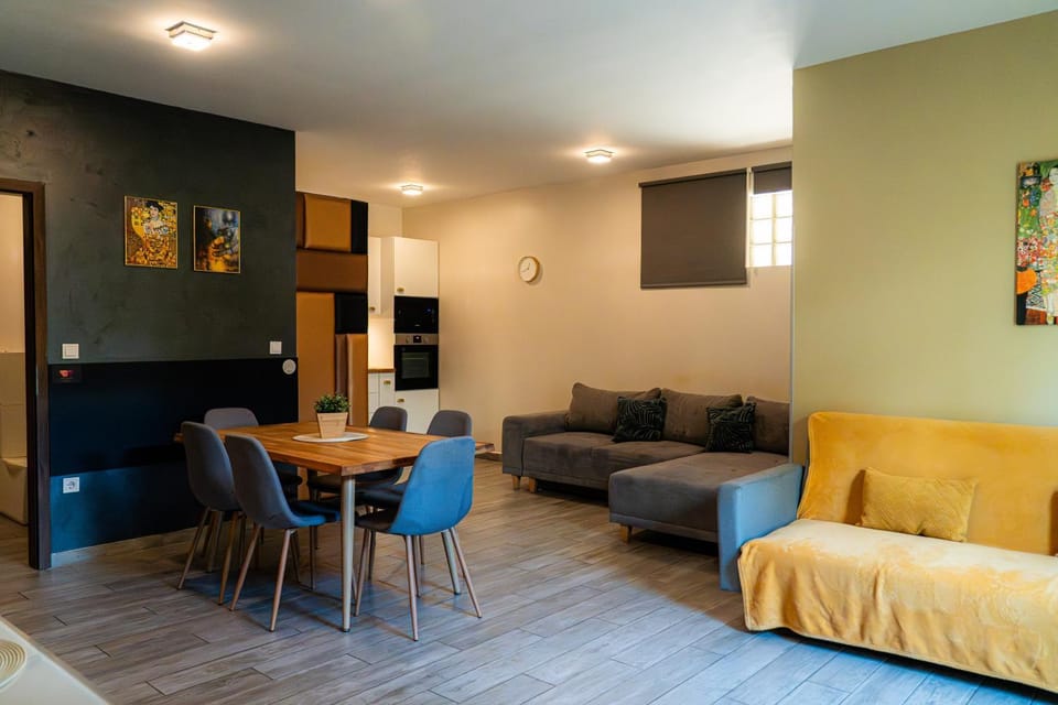 Living room, Dining area