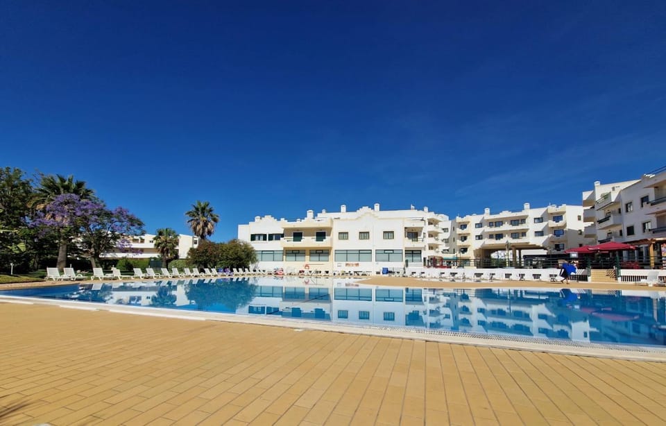 Dunas Alvor in city center, pool and parking Apartment in Alvor