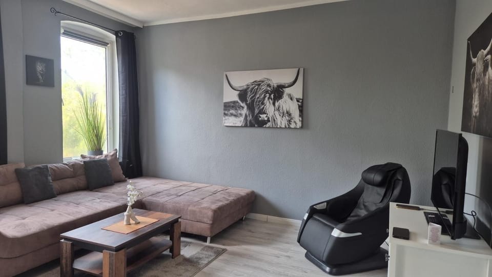 Massage, TV and multimedia, Living room, Seating area