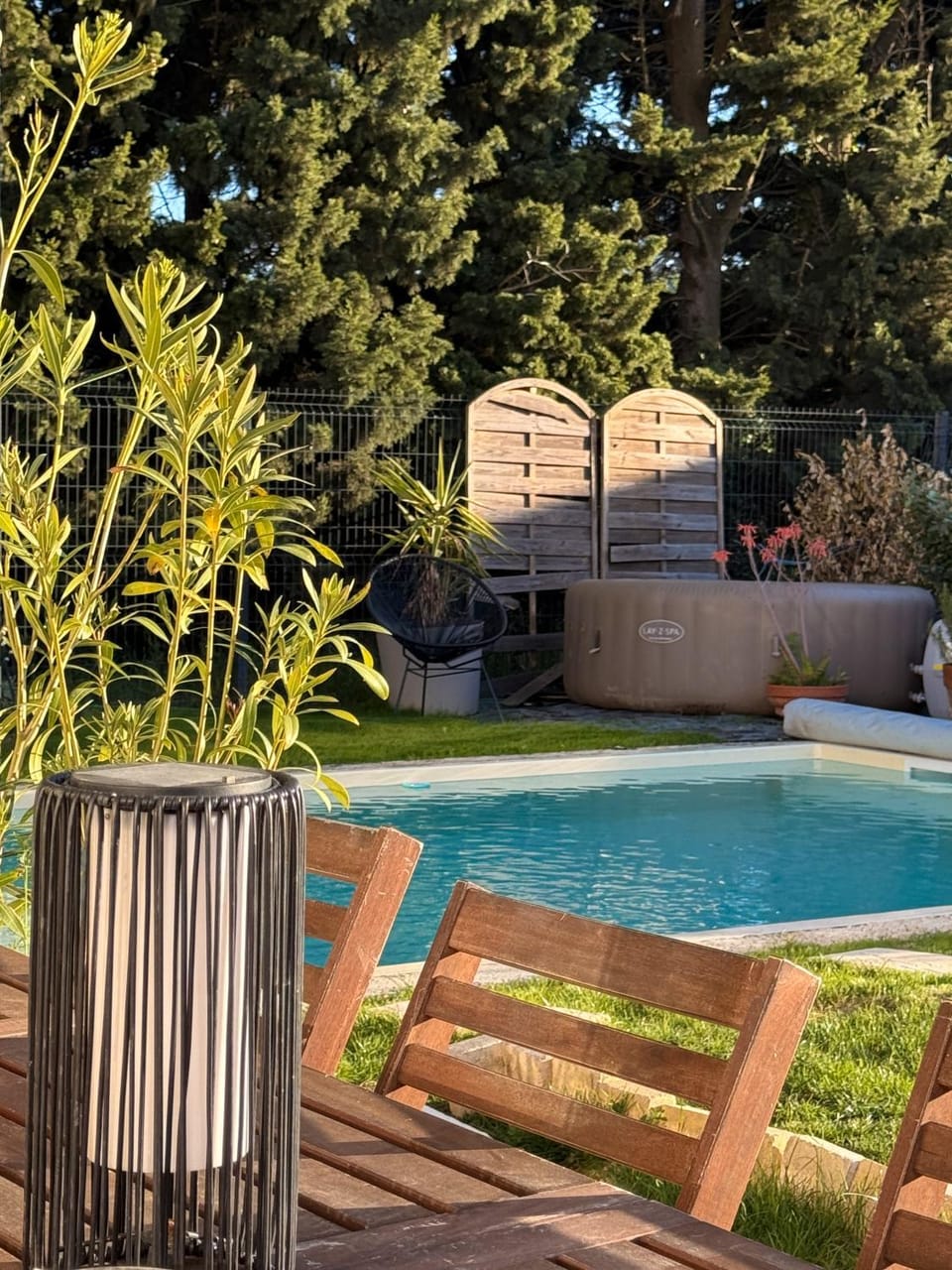 Maison avec piscine et jacuzzi proche Avignon Villa in Sorgues