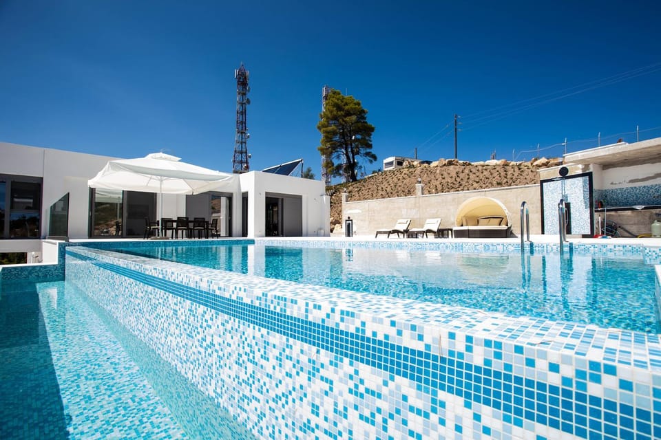 Balcony/Terrace, Swimming pool, Swimming pool