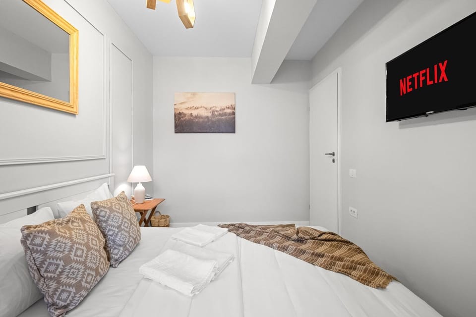 FLH - Yellowstone Retreat - 2 BR Apartment Apartment in Romania