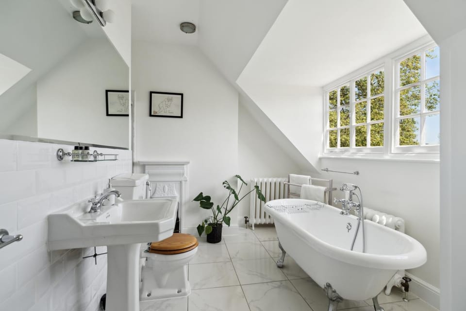 Bathroom, Bedroom