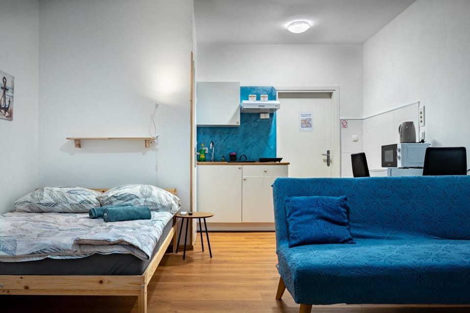 Coffee/tea facilities, Kitchen or kitchenette, Living room