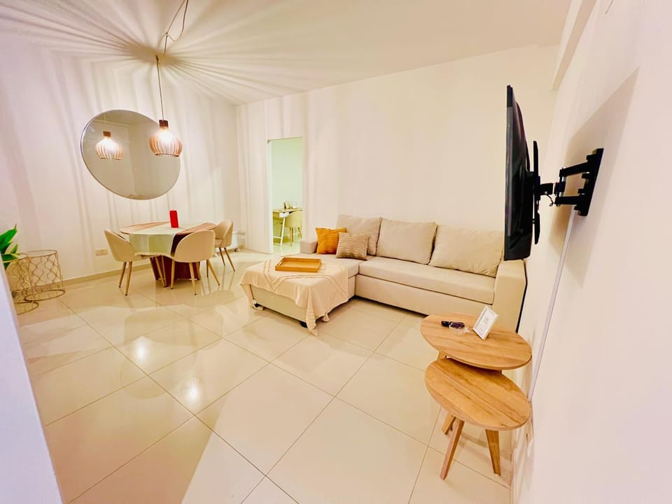 Communal lounge/ TV room, TV and multimedia, Living room