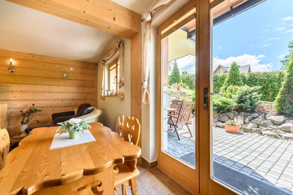 Garden, View (from property/room), Balcony/Terrace, Living room, Seating area, Dining area