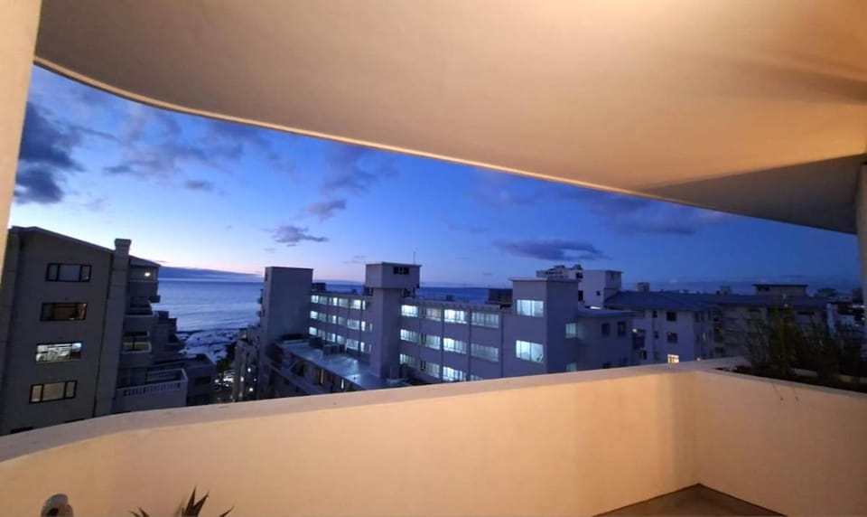 The Flamingo | One Bed | Sea Point Promenade Apartment in Sea Point