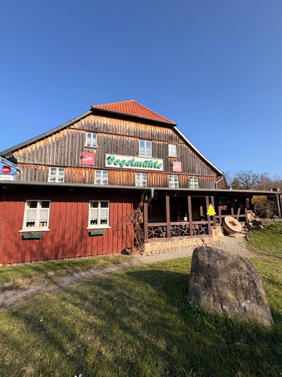 Property building, Restaurant/places to eat, Breakfast