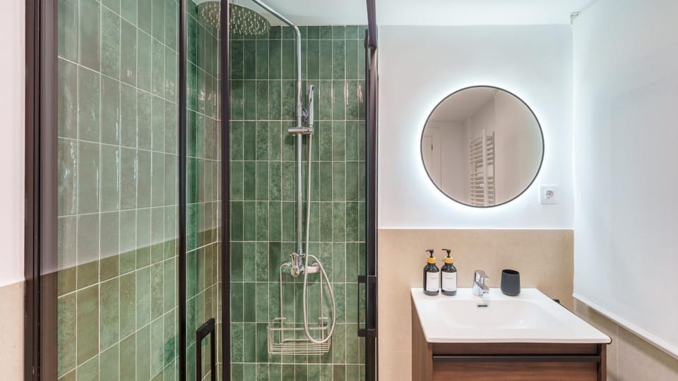 Shower, Bathroom