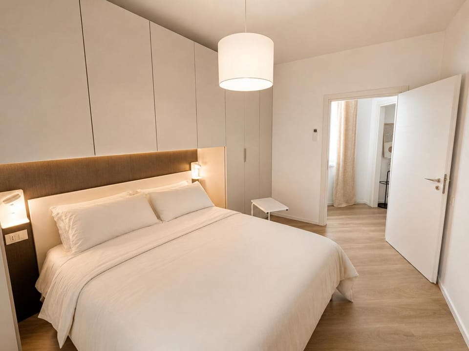 Photo of the whole room, Bedroom