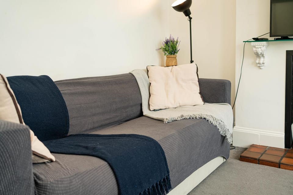 Stylish 1Bed Flat in Fulham Sleeps 4 1st Floor Apartment in London