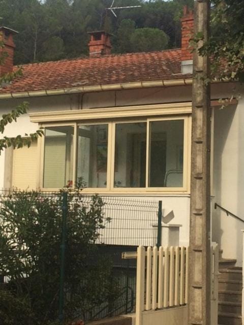 VILLA LES DES F3 demi etage accessible PMR ascenseur Apartment in Occitanie