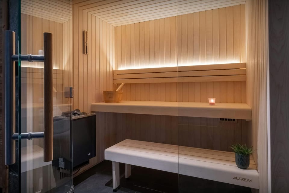 Sauna, Area and facilities