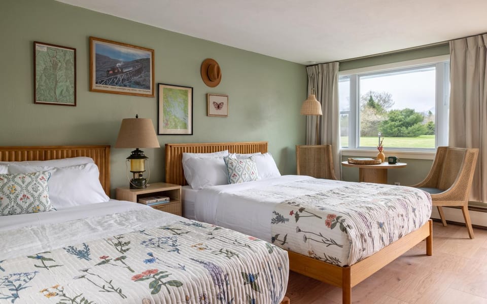 Bed, Living room, Photo of the whole room, Bedroom