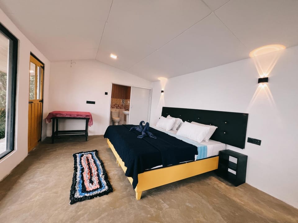 White Monkey Dias Rest Bed and Breakfast in Central Province