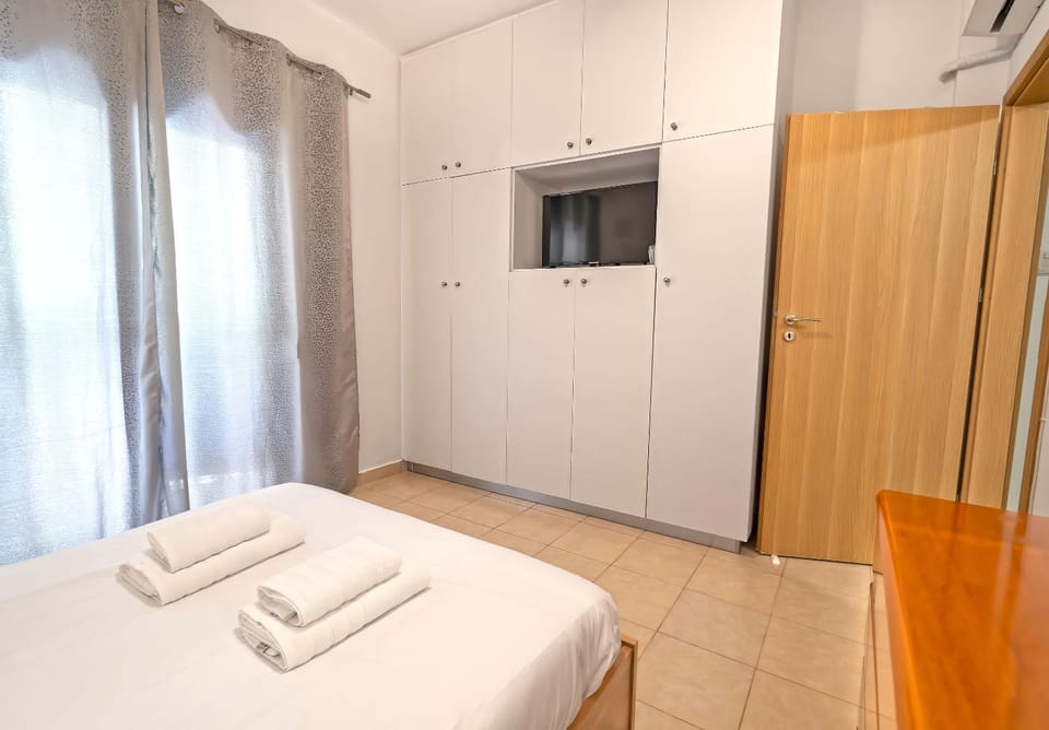 TV and multimedia, Bedroom, towels, wardrobe