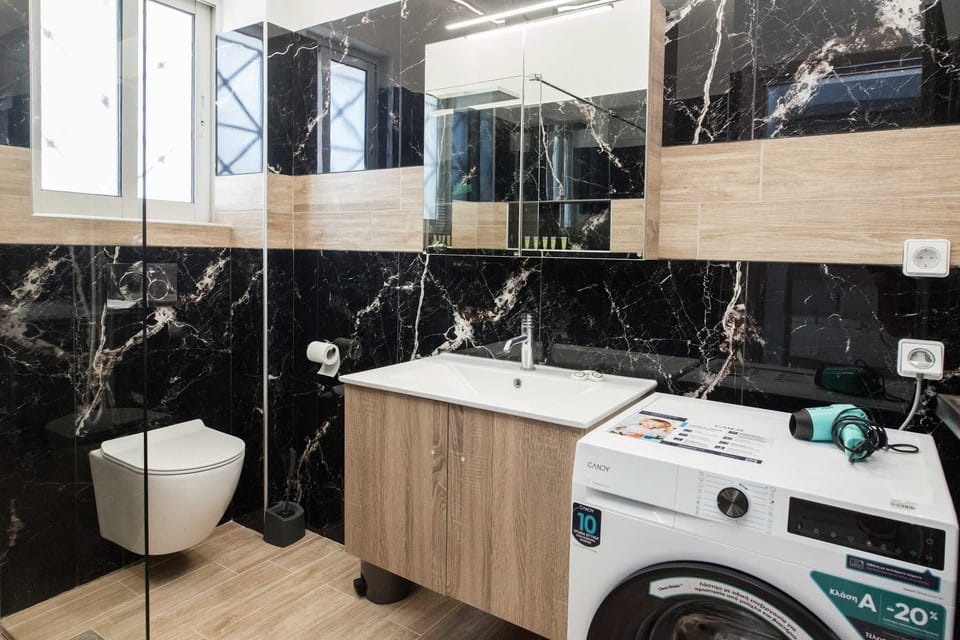 Andri's Luxury suite Apartment in South Athens