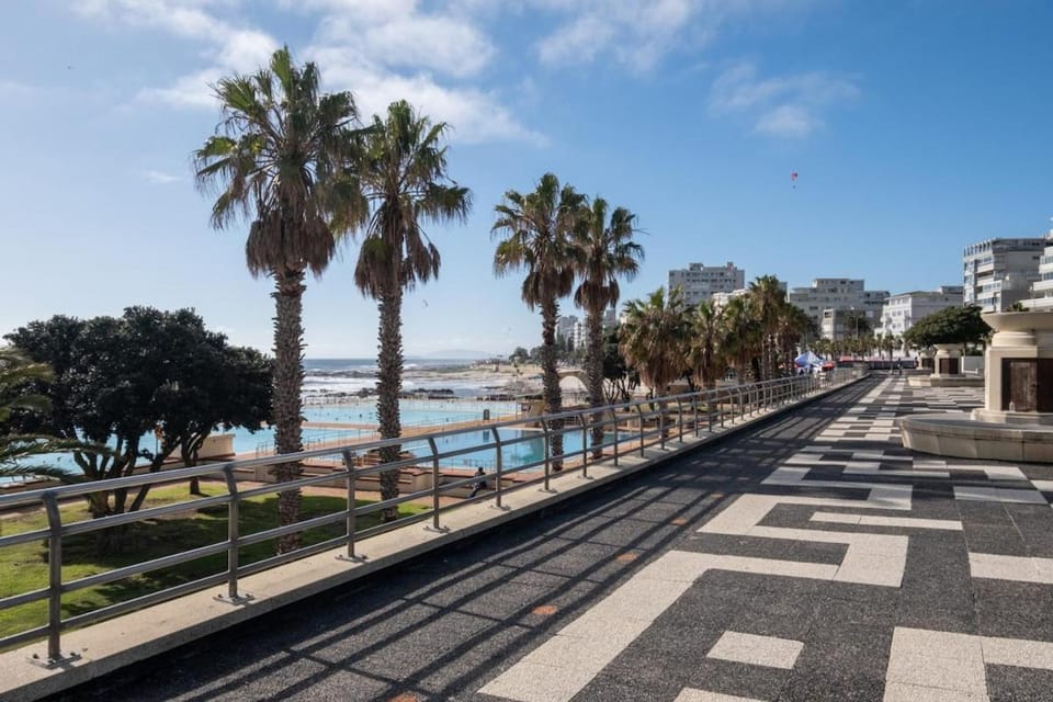 The Flamingo | One Bed | Sea Point Promenade Apartment in Sea Point