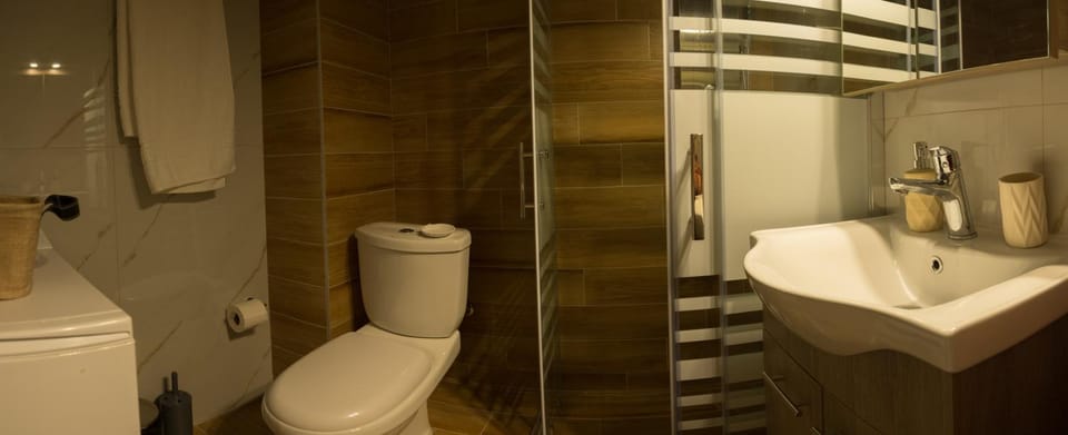 Shower, Toilet, washing machine