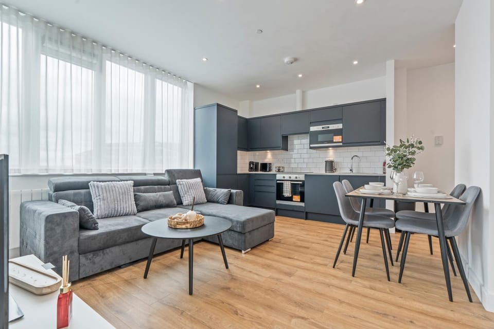 Kitchen or kitchenette, Living room, Seating area, Dining area