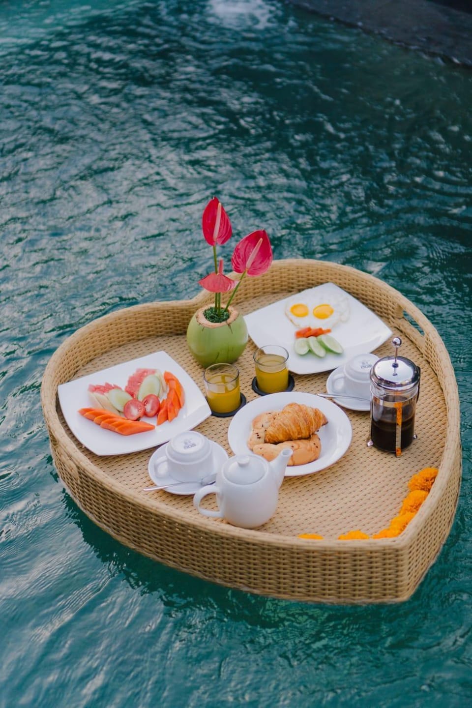 Food and drinks, Swimming pool, Breakfast