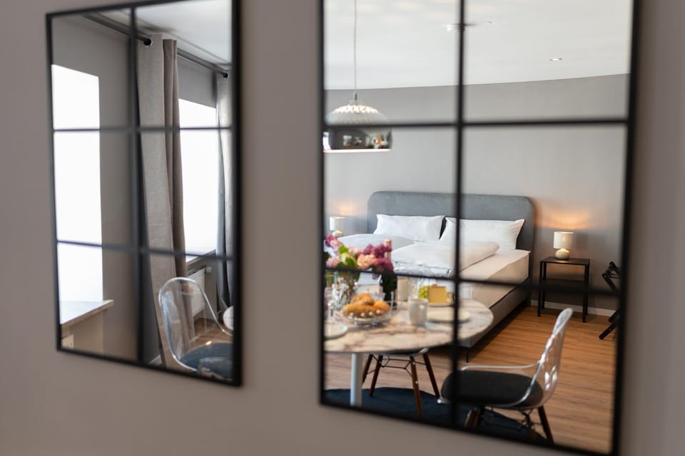 Living room, Decorative detail, Seating area, Dining area, Bedroom