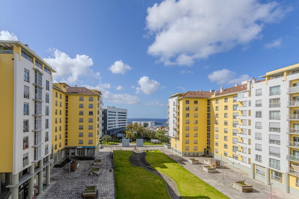 City view, Sea view
