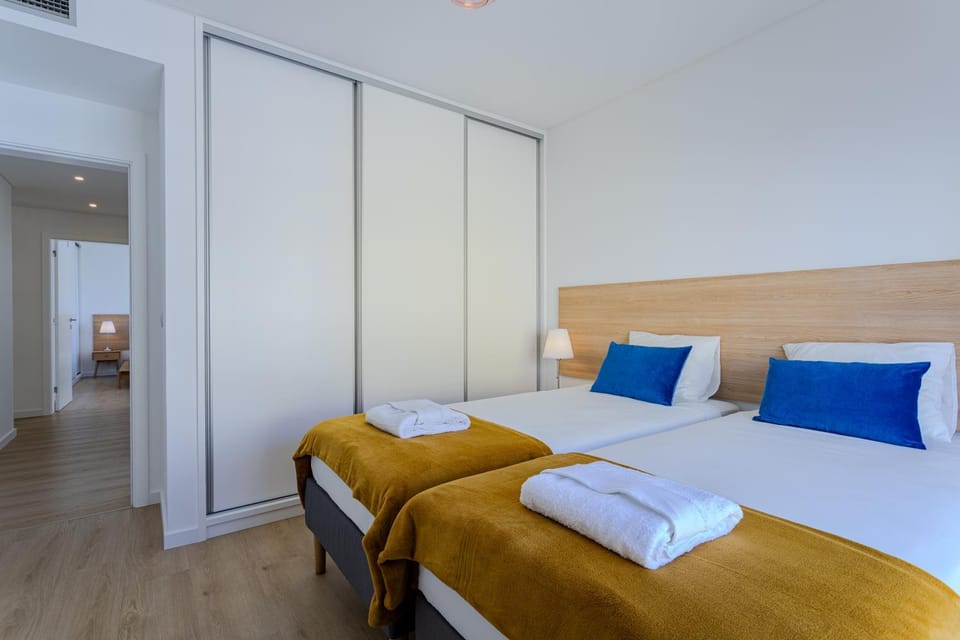 Bedroom, towels, wardrobe